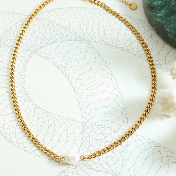 GP Pearl Choker - Picture 3 of 4